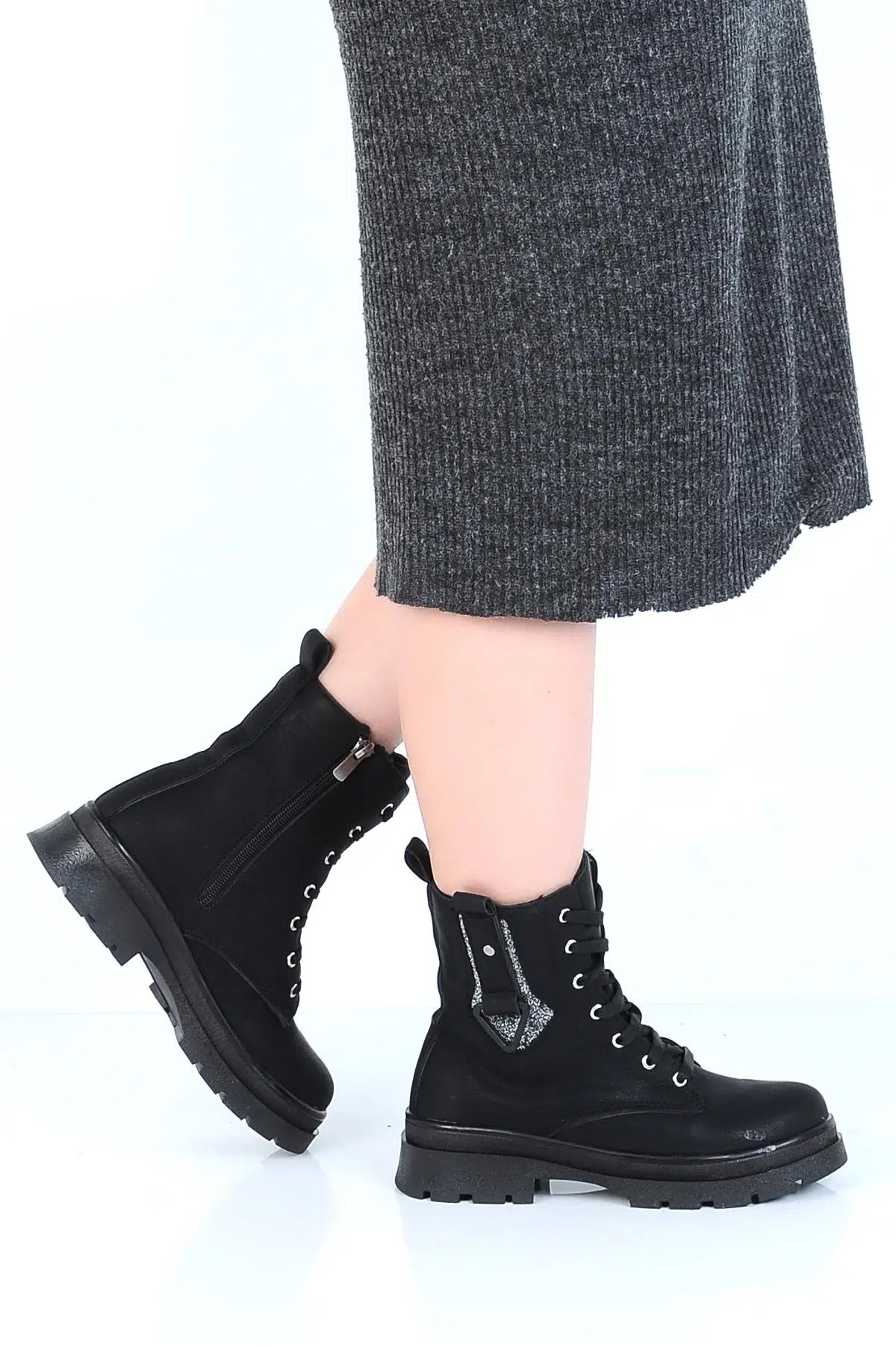 Ayakcenter 23-8017 Enissa Kadın Düz Postal Bot - SİYAH